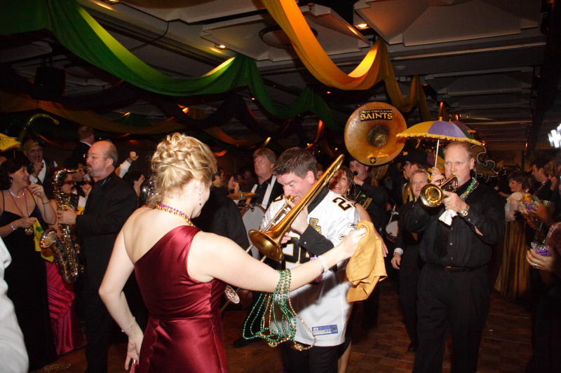 2007/01(January)/Coronation-Ball/800x600_2007-01-13-Coronation-ball-125-parade.JPG