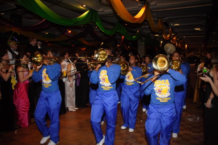 2007-01-13-Coronation-ball-113-parade.JPG