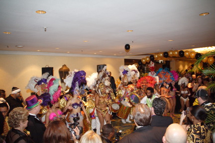 2007-01-13-Coronation-ball-61-belly-dancers.JPG