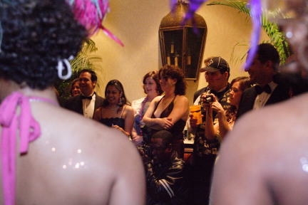 2007-01-13-Coronation-ball-62-belly-dancers-Kavita-Marci-Suzi.JPG