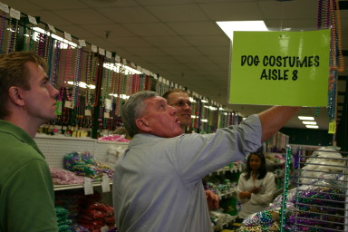 2006-01-13-Bead-shopping-2-Ben-Randy-Travis.JPG