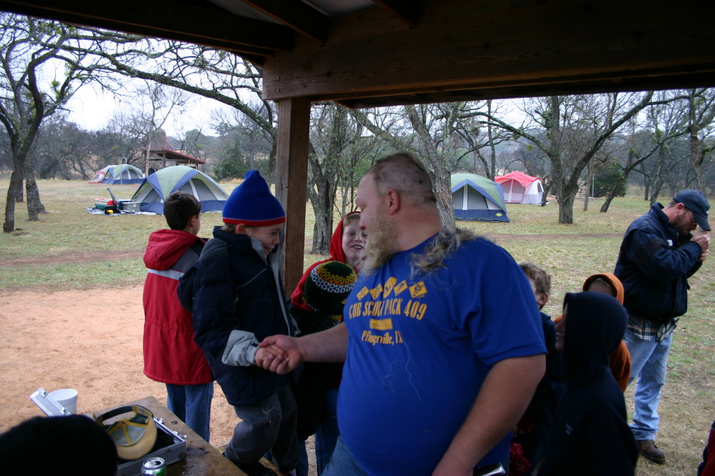 2007/01(January)/CubScout-Enchanted-Rock-camping/1024x768_2007-01-06-CubScout-Enchanted-Rock-camping-14-Jack-shaves-MattRobertson-head.JPG