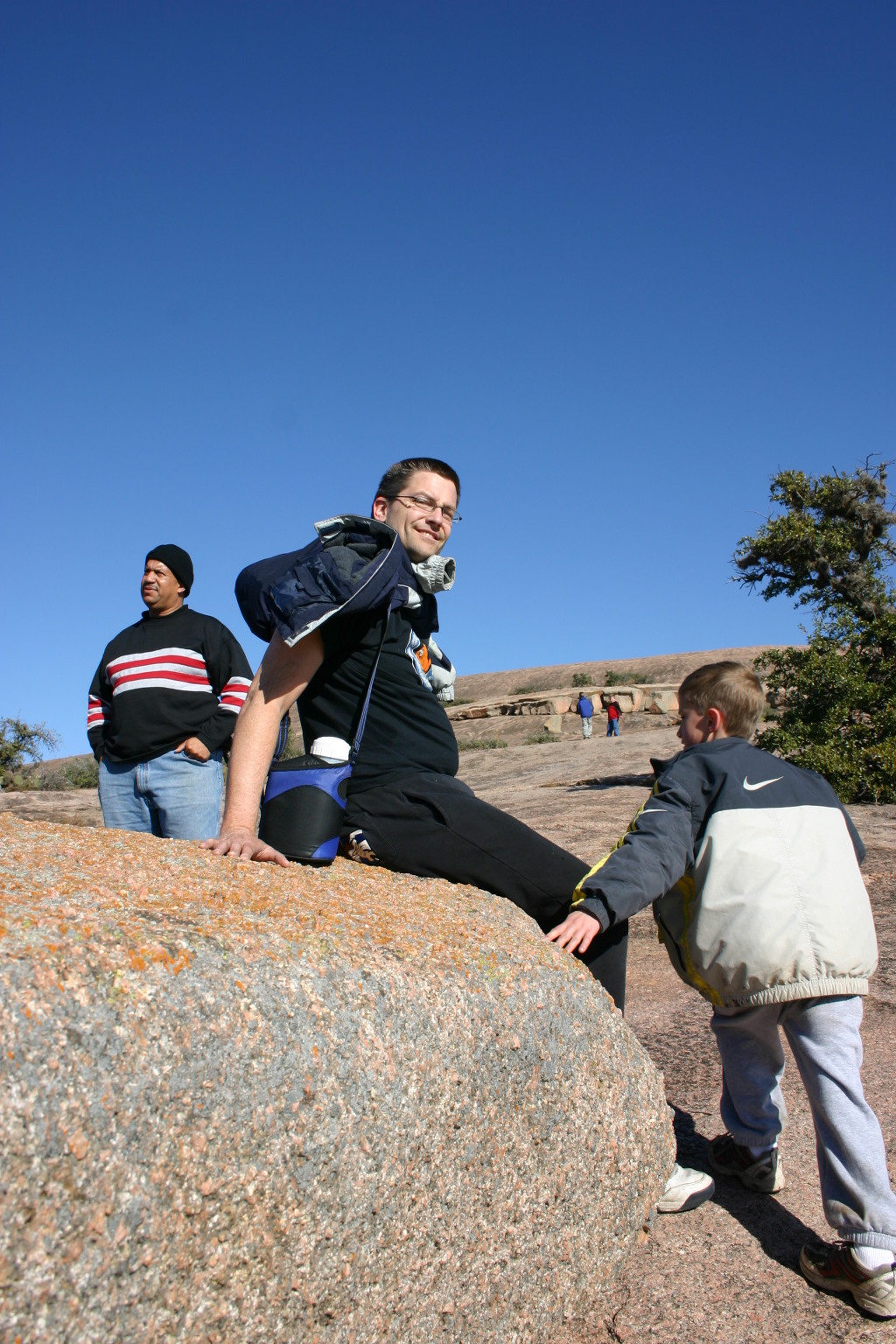 2007/01(January)/CubScout-Enchanted-Rock-camping/1024x768_2007-01-07-CubScout-Enchanted-Rock-camping-11-Matt-Chance.JPG