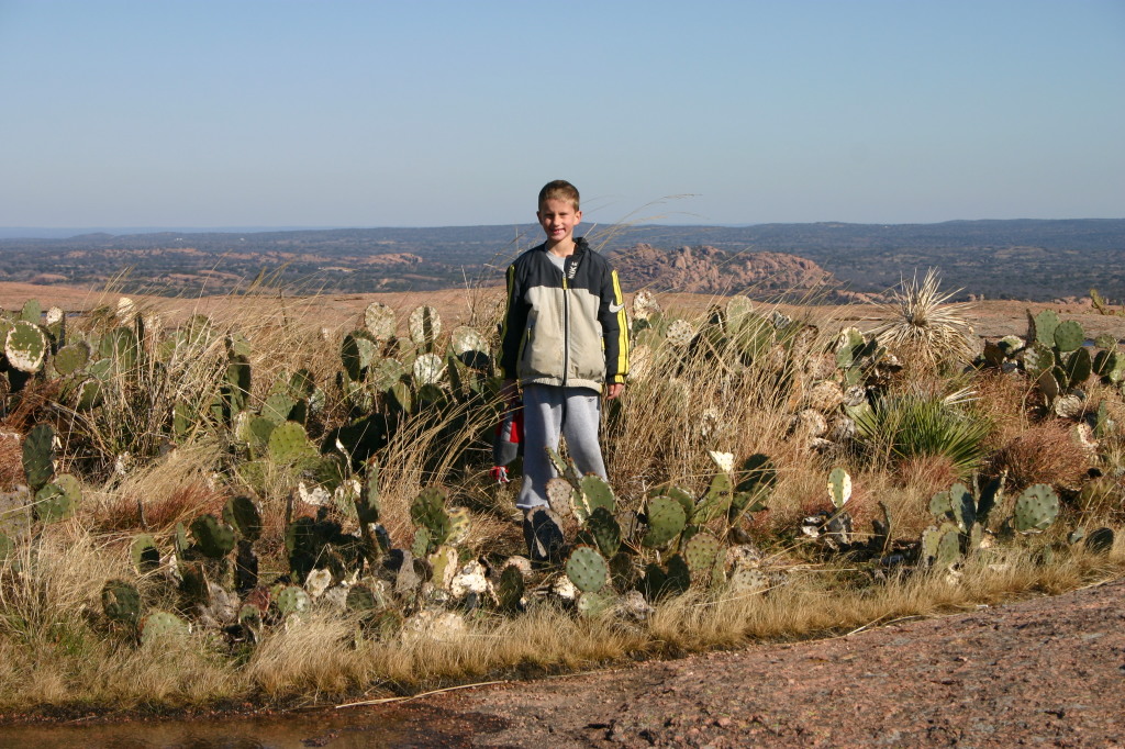 2007/01(January)/CubScout-Enchanted-Rock-camping/1024x768_2007-01-07-CubScout-Enchanted-Rock-camping-20-Chance.JPG
