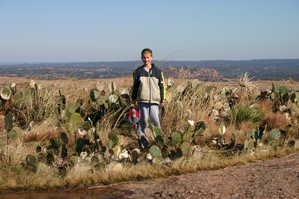2007/01(January)/CubScout-Enchanted-Rock-camping/1024x768_2007-01-07-CubScout-Enchanted-Rock-camping-21-Chance.JPG