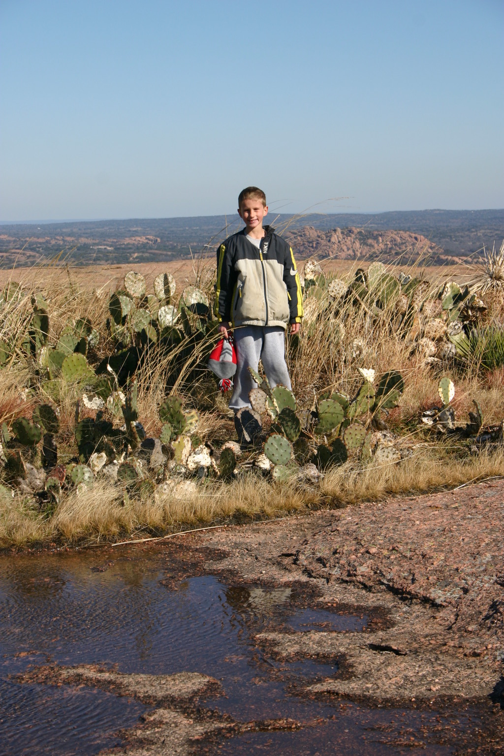 2007/01(January)/CubScout-Enchanted-Rock-camping/1024x768_2007-01-07-CubScout-Enchanted-Rock-camping-22-Chance.JPG