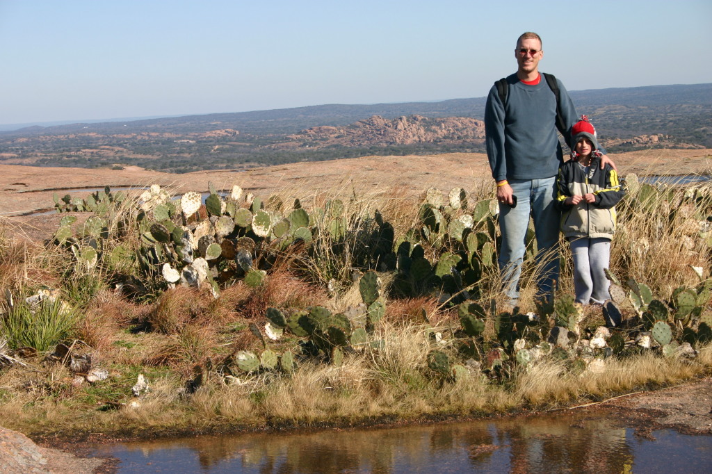 2007/01(January)/CubScout-Enchanted-Rock-camping/1024x768_2007-01-07-CubScout-Enchanted-Rock-camping-24-Travis-Chance.JPG