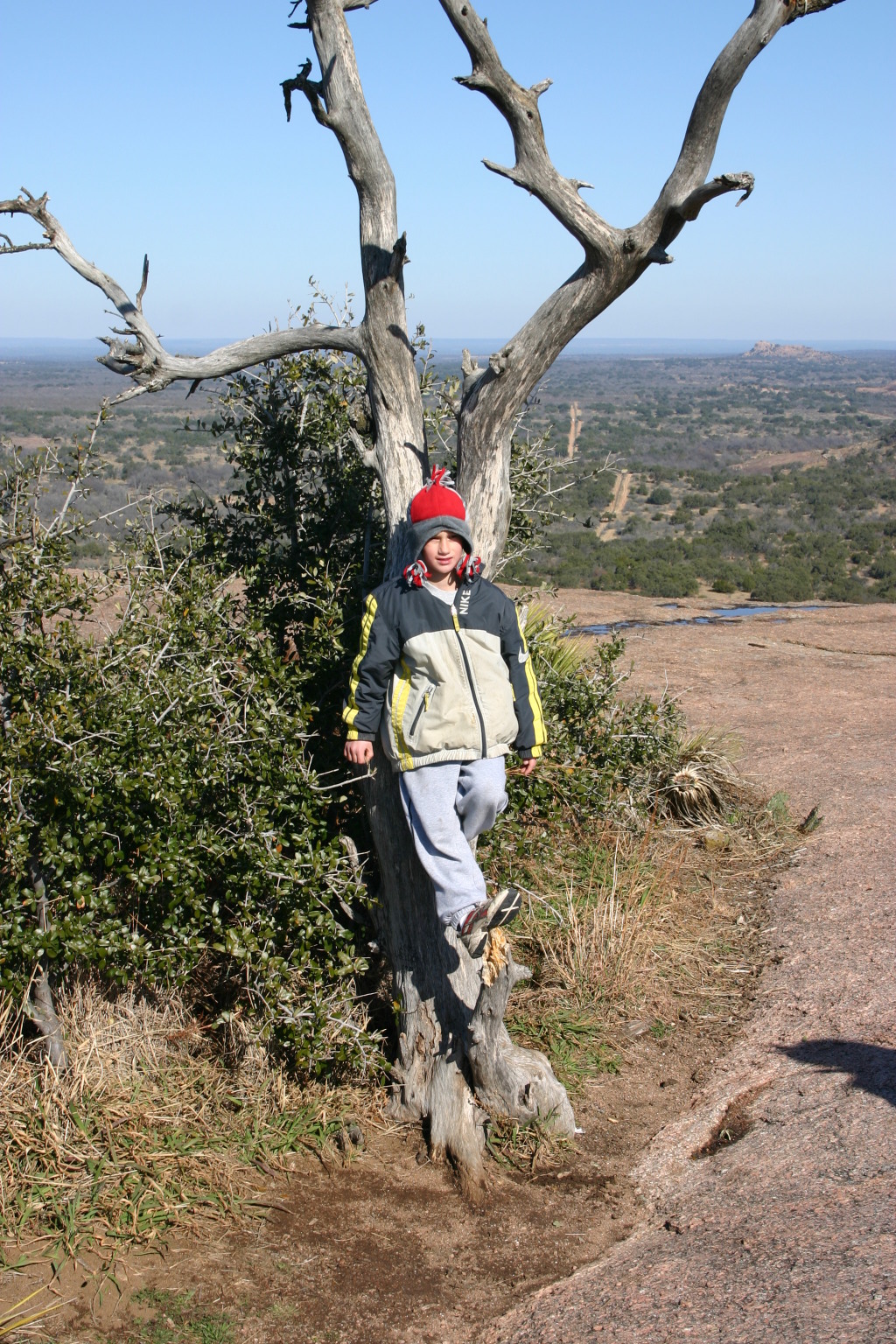 2007/01(January)/CubScout-Enchanted-Rock-camping/1024x768_2007-01-07-CubScout-Enchanted-Rock-camping-31-Chance.JPG