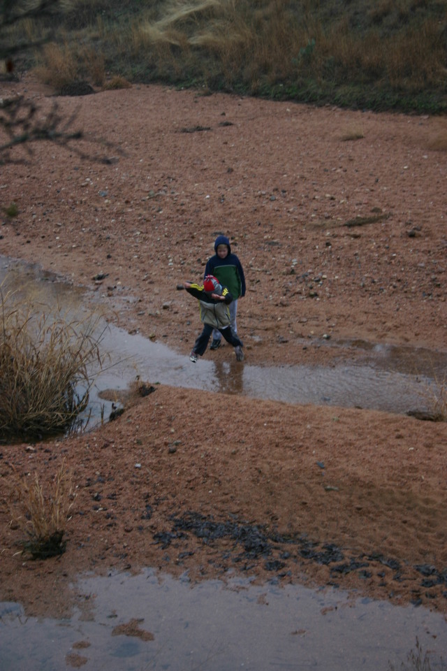 2007/01(January)/CubScout-Enchanted-Rock-camping/640x480_2007-01-06-CubScout-Enchanted-Rock-camping-09-Chance.JPG