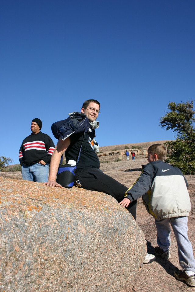 2007/01(January)/CubScout-Enchanted-Rock-camping/640x480_2007-01-07-CubScout-Enchanted-Rock-camping-11-Matt-Chance.JPG