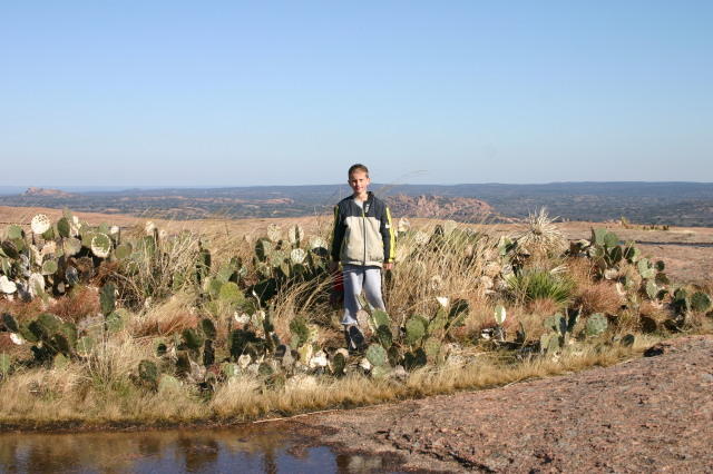 2007/01(January)/CubScout-Enchanted-Rock-camping/640x480_2007-01-07-CubScout-Enchanted-Rock-camping-19-Chance.JPG