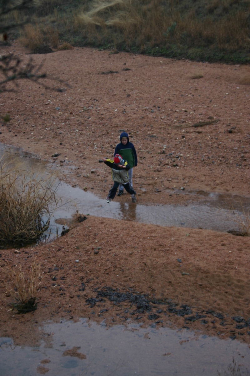 2007/01(January)/CubScout-Enchanted-Rock-camping/800x600_2007-01-06-CubScout-Enchanted-Rock-camping-09-Chance.JPG