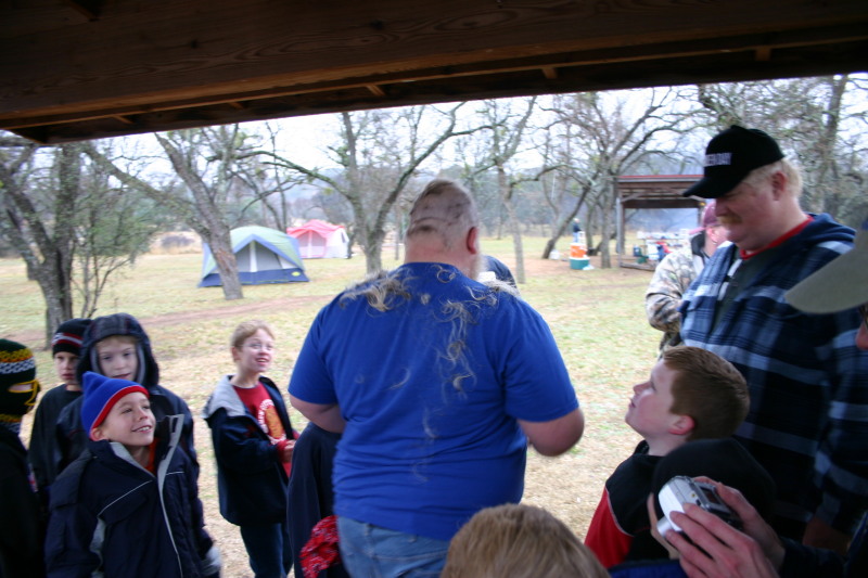 2007/01(January)/CubScout-Enchanted-Rock-camping/800x600_2007-01-06-CubScout-Enchanted-Rock-camping-15-Jack-shaves-MattRobertson-head.JPG