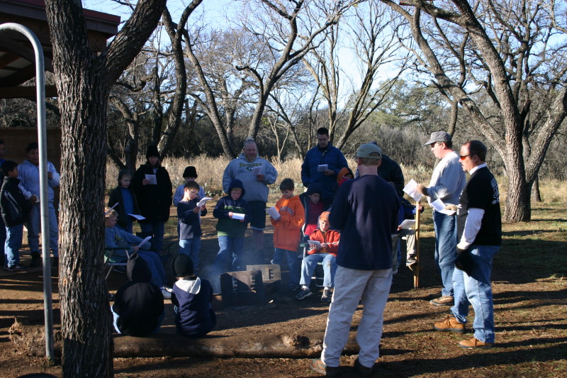 2007/01(January)/CubScout-Enchanted-Rock-camping/800x600_2007-01-07-CubScout-Enchanted-Rock-camping-02-prayer-service.JPG