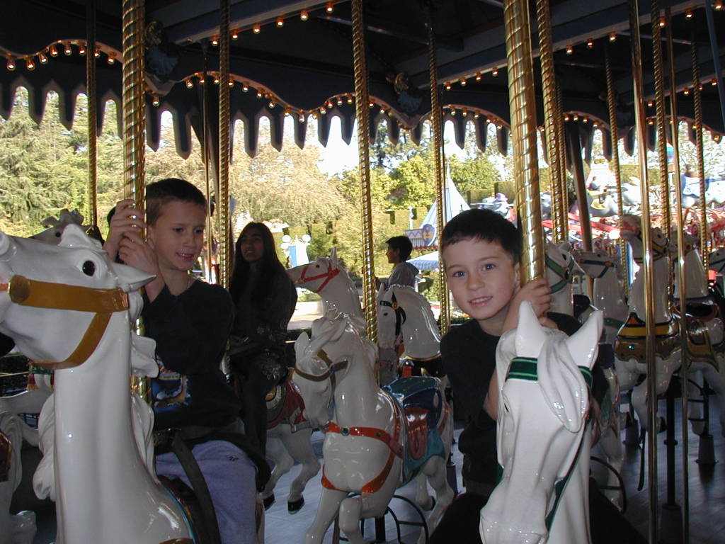 2007/01(January)/DisneyLand/1024x768_2007-01-02-Disneyland-07-Chanc-Dax.JPG