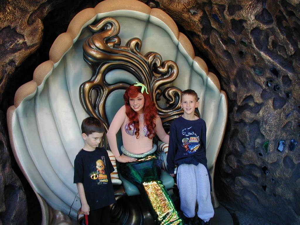 2007/01(January)/DisneyLand/1024x768_2007-01-02-Disneyland-12-Dax-Chance.JPG