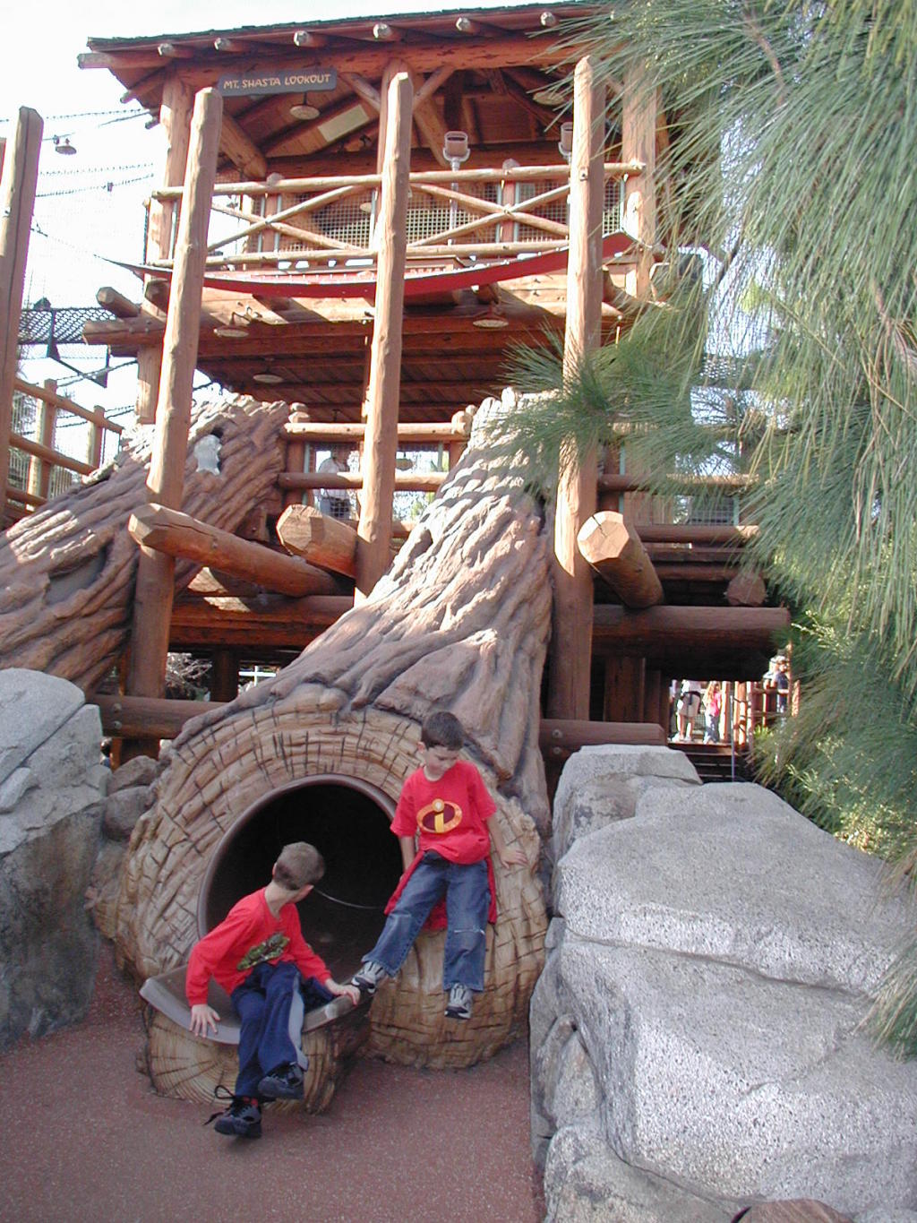 2007/01(January)/DisneyLand/1024x768_2007-01-03-Disneyland-101-Chance-Dax.JPG