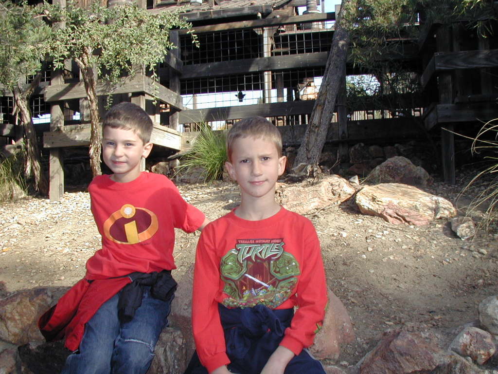 2007/01(January)/DisneyLand/1024x768_2007-01-03-Disneyland-60-Dax-Chance.JPG