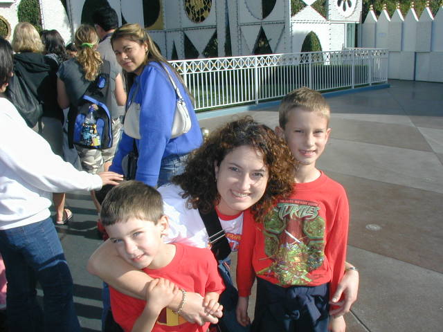 2007-01-03-Disneyland-61-Dax-Suzi-Chance-good.JPG