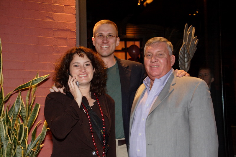 2007/02(February)/02_14_New_Orleans_Emeril's/800x600_2007-02-14-Emerils-10-Suzi-Travis-Randy.JPG