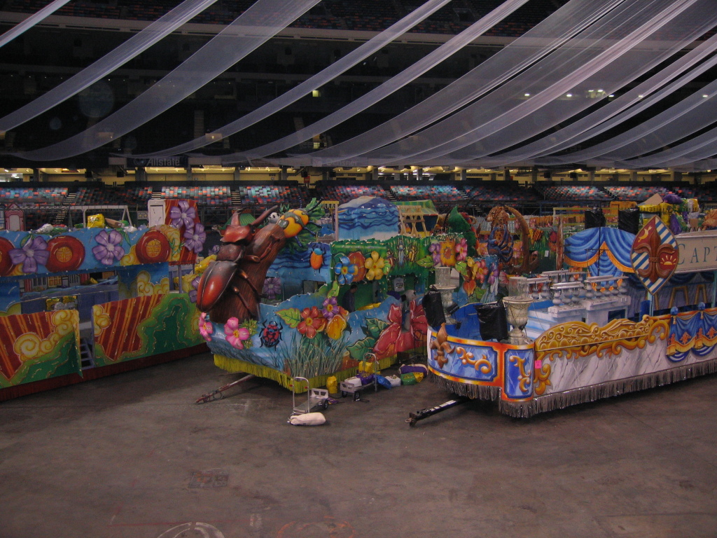 2007/02(February)/02_15_1_Loading_the_Float/1024x768_2007-02-15-Loading-beads-on-float-26.jpg
