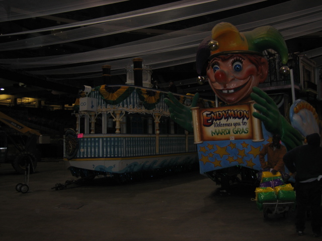 2007-02-15-Loading-beads-on-float-22.jpg