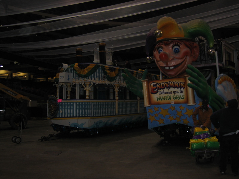 2007-02-15-Loading-beads-on-float-22.jpg