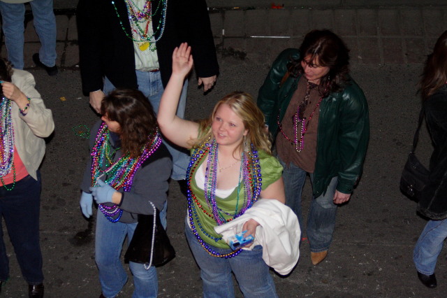 2007/02(February)/02_15_4_Mardi_Gras_Balcony/640x480_2007-02-15-New-Orleans-Balcony-06.JPG