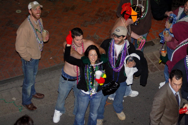 2007/02(February)/02_15_4_Mardi_Gras_Balcony/640x480_2007-02-15-New-Orleans-Balcony-07.JPG