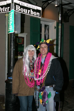 2007-02-15-New-Orleans-Balcony-25-Suzi-Travis.JPG