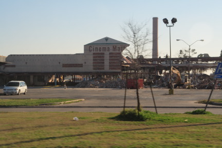 2007-02-16-New-Orleans-18months-after-Katrina-29-theater.JPG