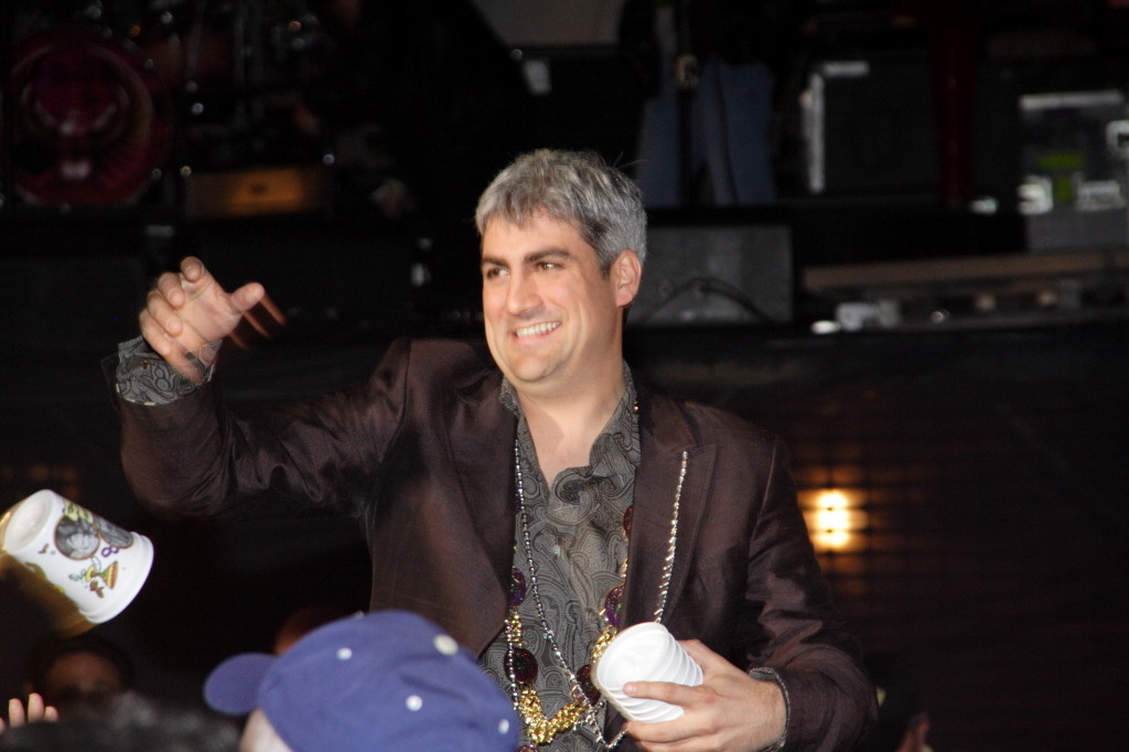 2007/02(February)/02_16_2_Beans_and_Jeans/1024x768_2007-02-16-New-Orleans-Beans-n-Jeans-008-Taylor-Hicks.JPG