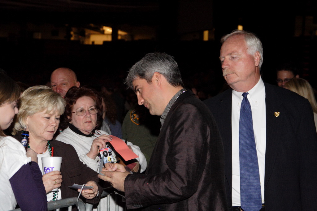 2007/02(February)/02_16_2_Beans_and_Jeans/1024x768_2007-02-16-New-Orleans-Beans-n-Jeans-076-Taylor-Hicks.JPG