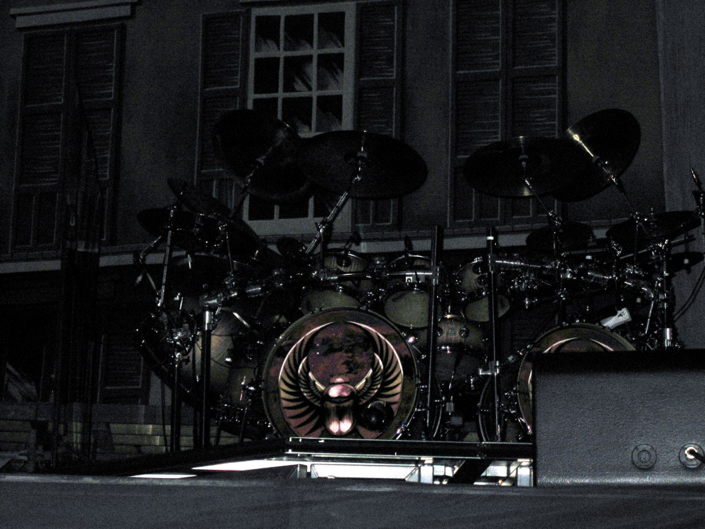 2007-02-16-New-Orleans-Beans-n-Jeans-123-Jouney-drums.jpg