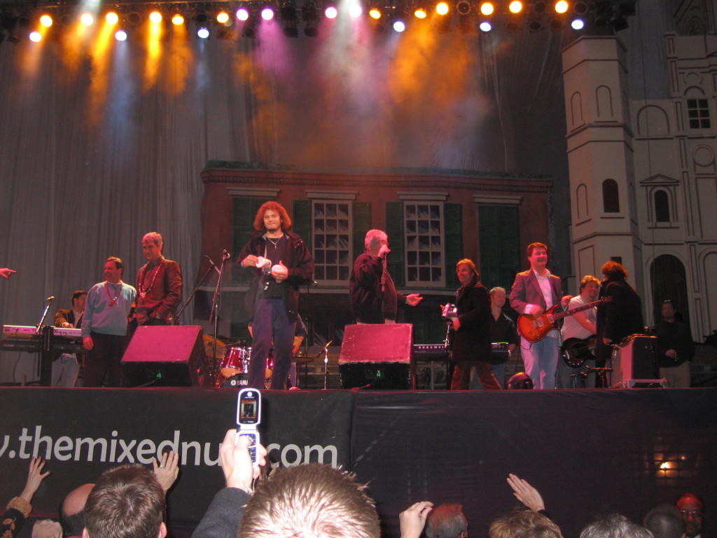 2007-02-16-New-Orleans-Beans-n-Jeans-130-Taylor-Hicks-Journey.jpg