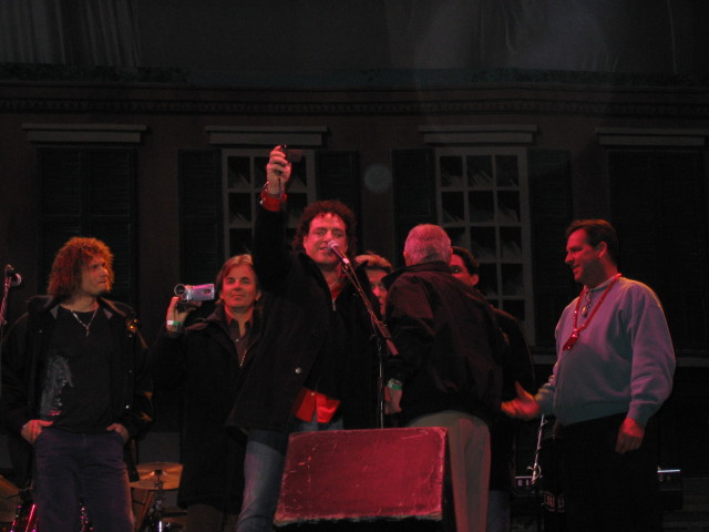 2007-02-16-New-Orleans-Beans-n-Jeans-134-Taylor-Hicks-Journey.jpg