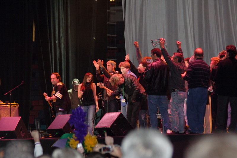 2007-02-16-New-Orleans-Beans-n-Jeans-014-Taylor-Hicks-Journey.JPG