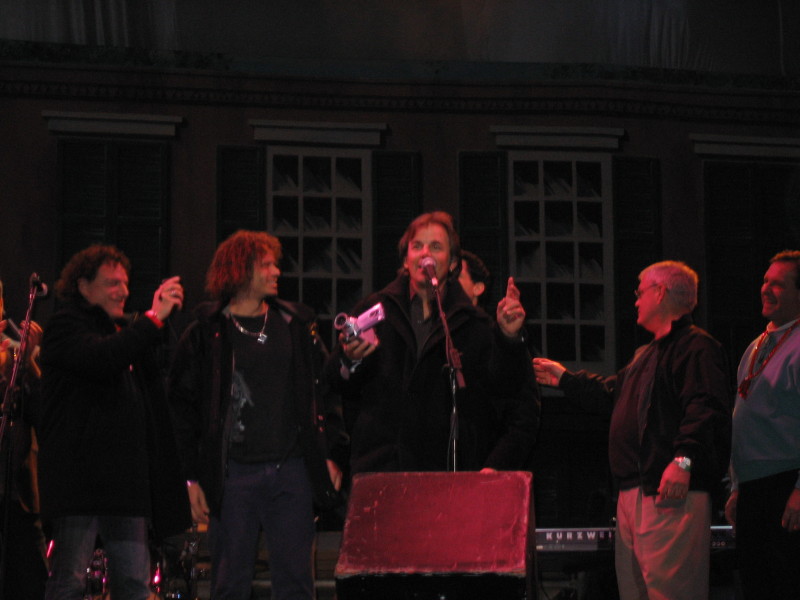 2007-02-16-New-Orleans-Beans-n-Jeans-135-Taylor-Hicks-Journey.jpg