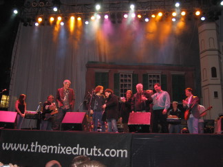 2007-02-16-New-Orleans-Beans-n-Jeans-133-Taylor-Hicks-Journey.jpg