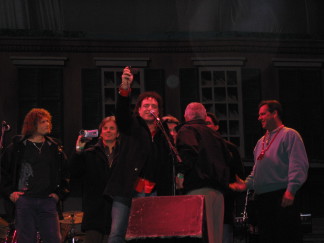 2007-02-16-New-Orleans-Beans-n-Jeans-134-Taylor-Hicks-Journey.jpg
