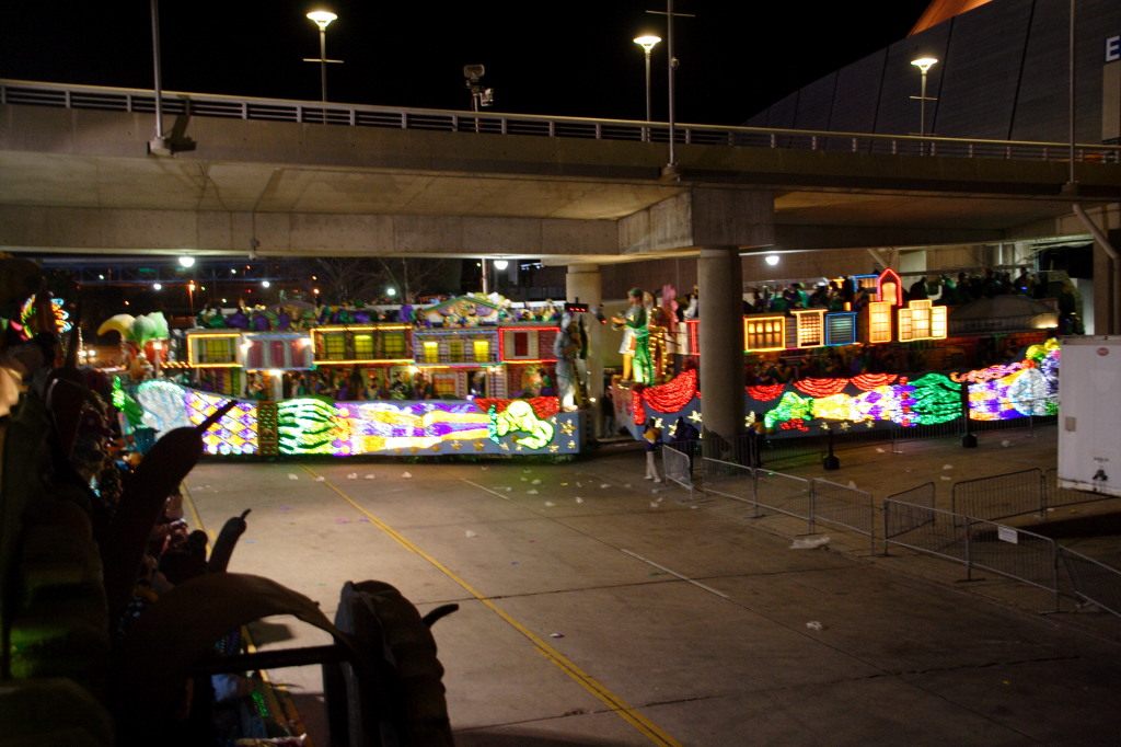 2007/02(February)/02_17_4_Endymion_Parade/1024x768_2007-02-17-Endymion-Parade-066-superdome.JPG