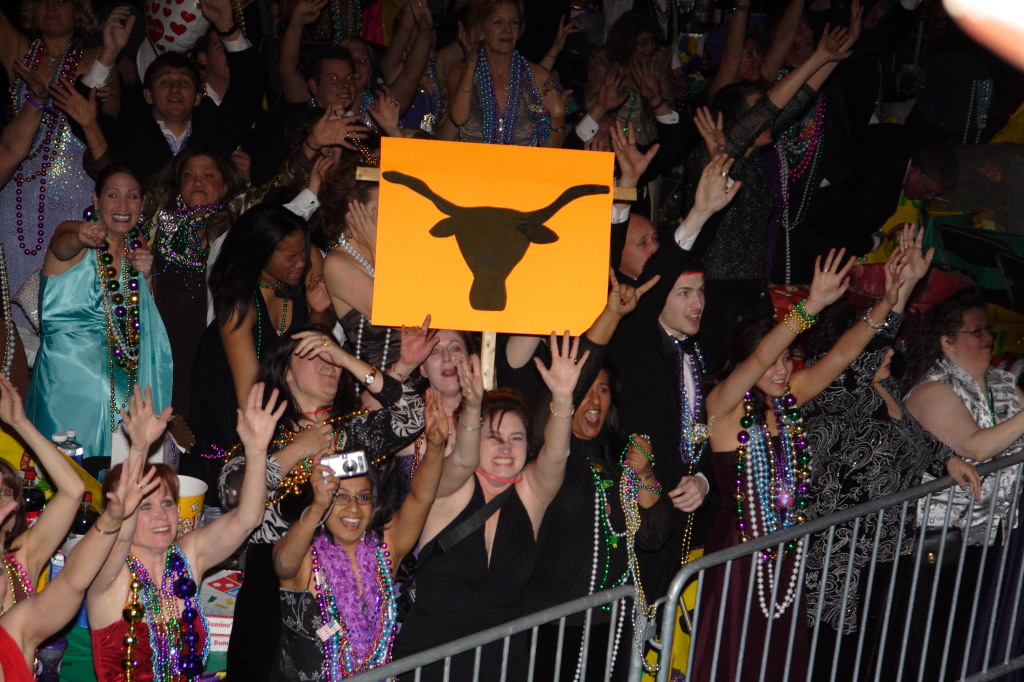 2007-02-17-Endymion-Parade-088-superdome-Kiffin-Kavita-Suzi-Marci.JPG