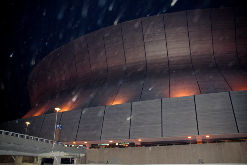 2007/02(February)/02_17_4_Endymion_Parade/800x600_2007-02-17-Endymion-Parade-069-superdome.JPG