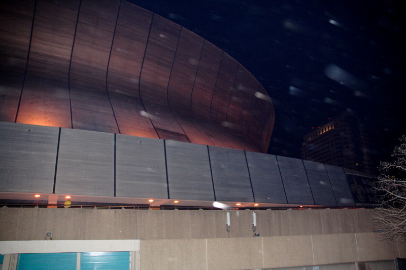 2007/02(February)/02_17_4_Endymion_Parade/800x600_2007-02-17-Endymion-Parade-071-superdome.JPG
