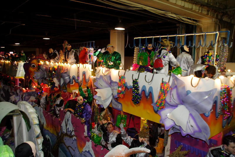 2007/02(February)/02_17_4_Endymion_Parade/800x600_2007-02-17-Endymion-Parade-076-superdome.JPG
