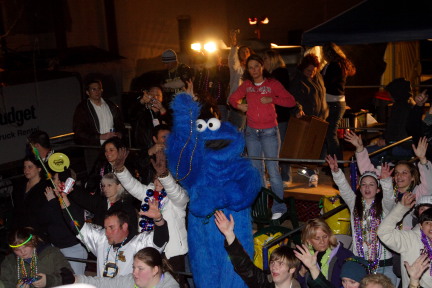 2007-02-17-Endymion-Parade-036-cookie-monster-caught-bens-beads.JPG