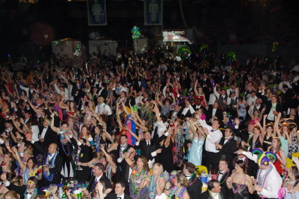 2007-02-17-Endymion-Parade-084-superdome-oops.JPG