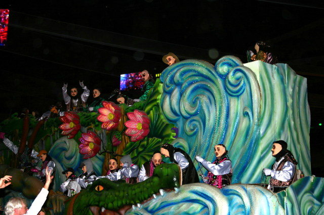 2007/02(February)/02_17_5_Endymion_Extravaganza/640x480_2007-02-17-Extravaganza-21-SS-Endymion-float-Travis-horns-Ren.JPG