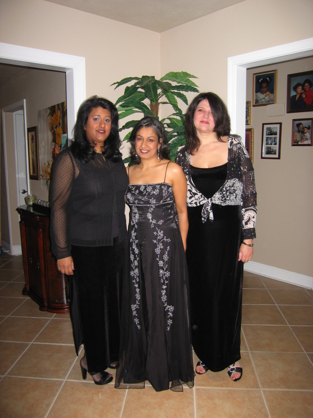 2007-02-17-Extravaganza-78-Neeta-Kavita-Kiffin.jpg