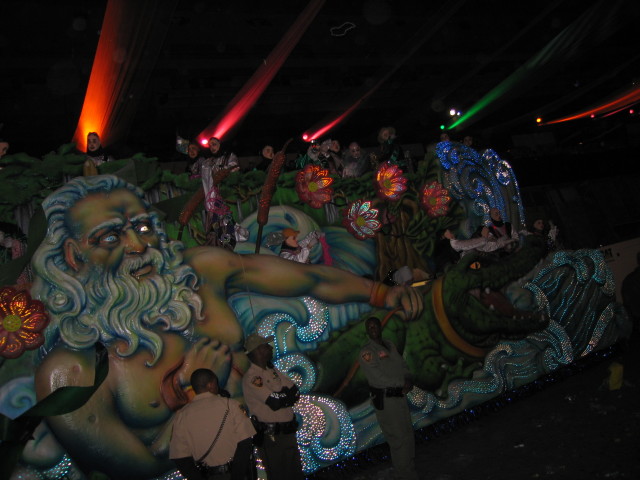 2007/02(February)/02_17_5_Endymion_Extravaganza/640x480_2007-02-17-Extravaganza-92-guys-float-Ren-camera.jpg
